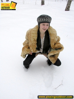 Winter outdoor pissing teen - N