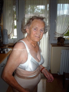 Big old granny tits 01 - N