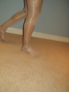 Used Pantyhose with pics - N