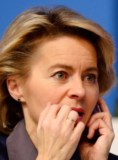 Ursula von der Leyen - CDU-MILF - N