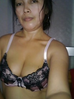 Preview - Horny Pinoy maid in SG - N