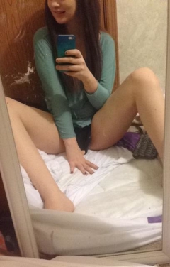 Tight young teen - puffy nude selfshot selfies - N