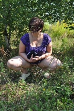 photo session in the nearby forest - N