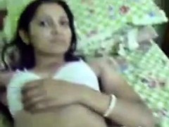 indian-schoolgirl-teasing-her-body