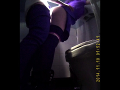 caught-couple-sex-on-public-restroom-spycam-voyeur