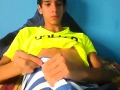 Latino Twink Shows Off When Jerking