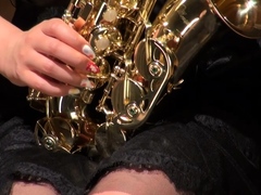 kyoka-makimura-plays-the-saxophone-and-shows-off-her-hot